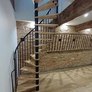 Entier Avec Garage. Appartement Rieux (Haute-Garonne)